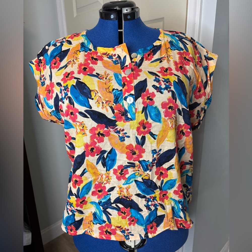 Zac & Rachel Women's Floral Blouse Multi-Color Short Sleeve Top, Size XL.     K